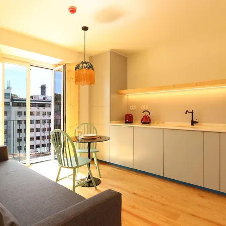 Light Blue - Downtown ליסבון